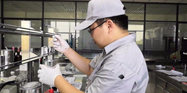 歐格曼涂料不甘于平凡，投入心血要做出耐堿防腐蝕涂料